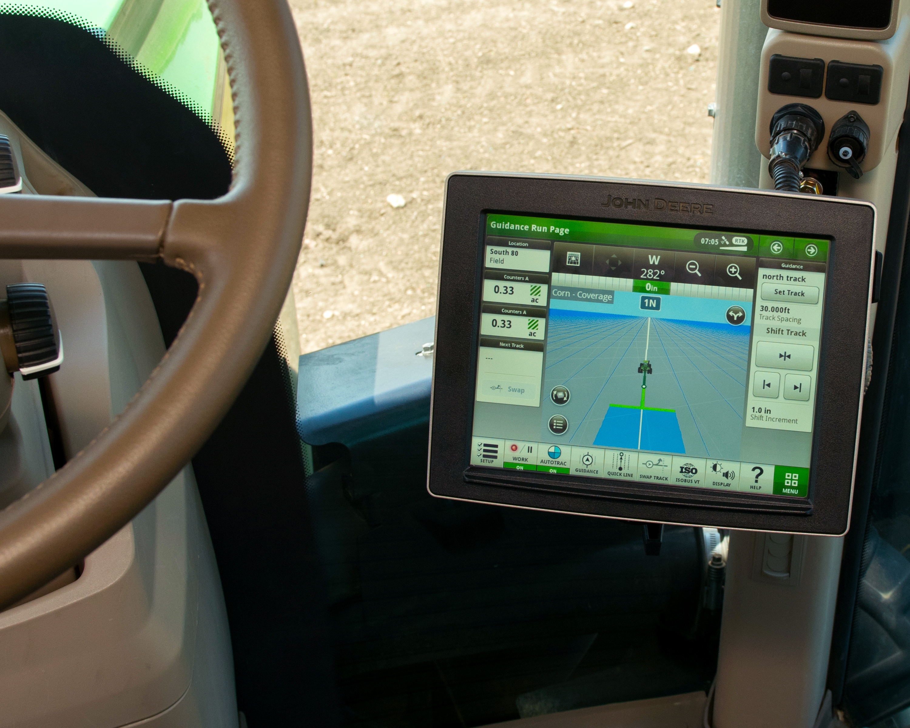 John Deere Introduces 4640 Universal Display for Tractors